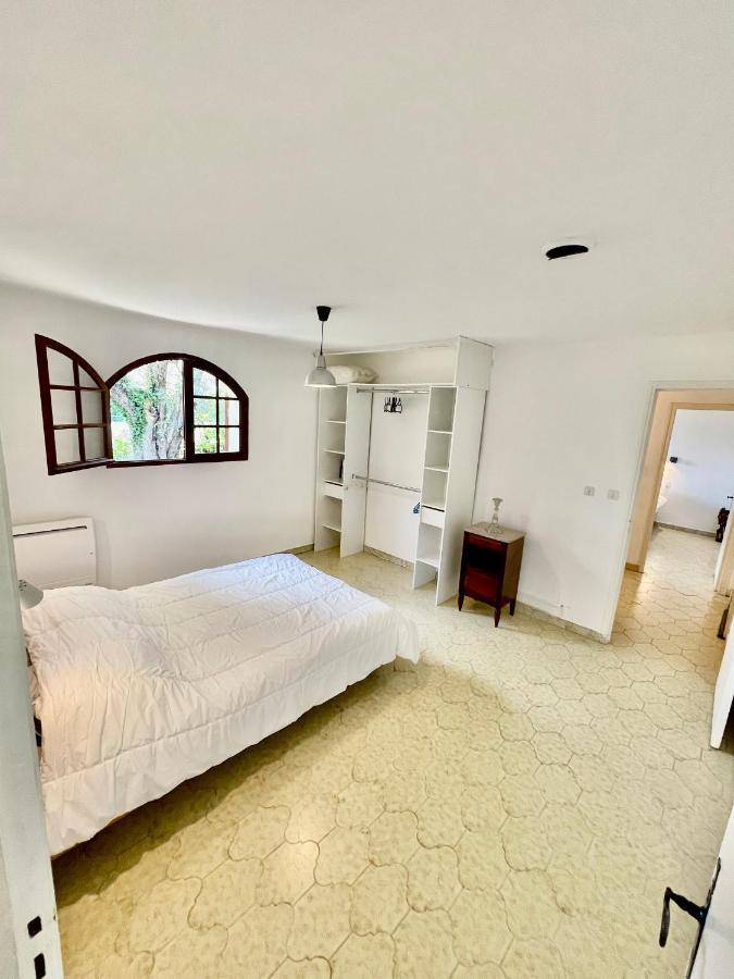 Maison En Provence Avec Piscine เลอโบสเซต์ ภายนอก รูปภาพ