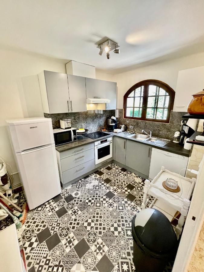 Maison En Provence Avec Piscine เลอโบสเซต์ ภายนอก รูปภาพ