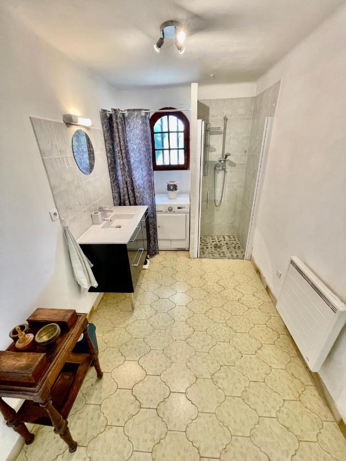Maison En Provence Avec Piscine เลอโบสเซต์ ภายนอก รูปภาพ